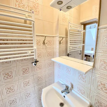 Two-level By The Sea By Swell Apartman *